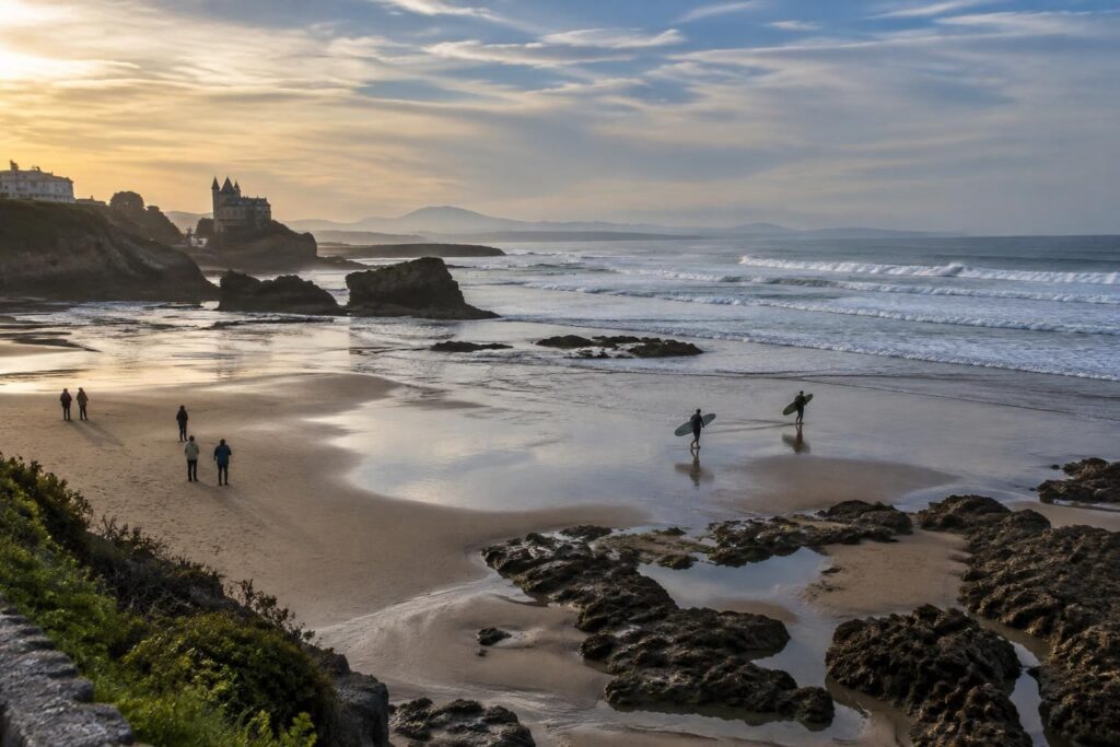 consultez les horaires des marées à la côte des basques et nos conseils pour profiter de biarritz en toute sécurité, selon les conditions.